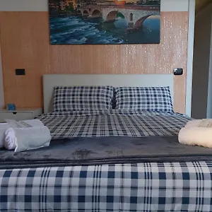 Palazzo Ponte Pietra Apartment Verona